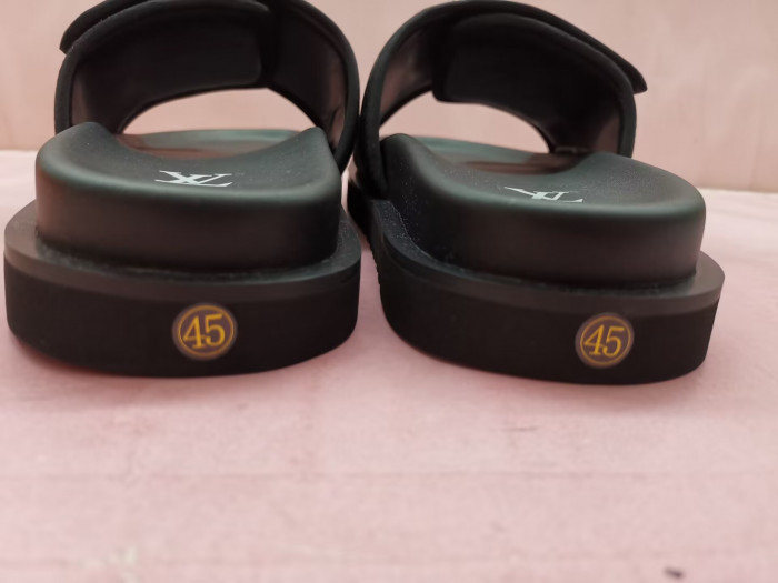 Lou1su1tt slides