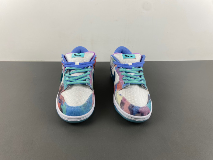 Nike SB Dunk Low Futura Laboratories Bleached Aqua HF6061-400