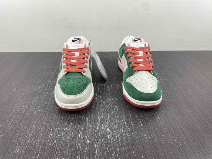 Nike Dunk Low SE All Petals United Fir Green (Women