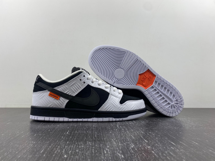 Nike SB Dunk Low TIGHTBOOTH FD2629-100