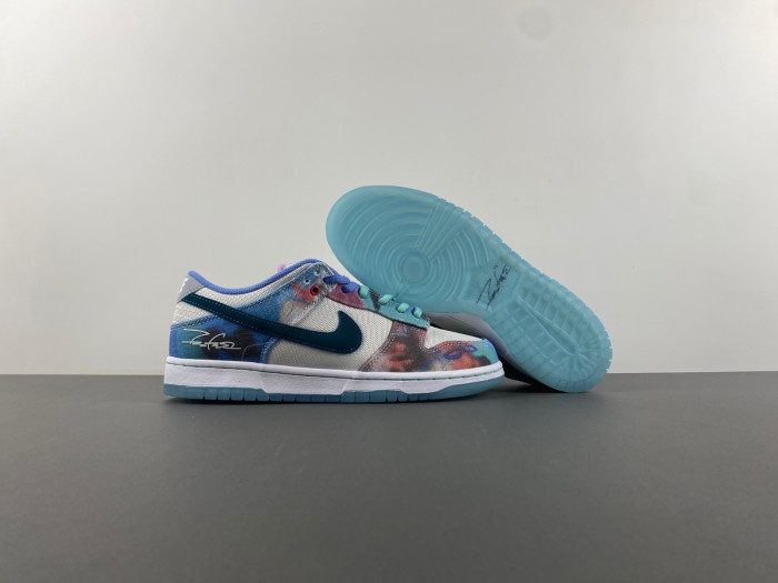 Nike SB Dunk Low Futura Laboratories Bleached Aqua HF6061-400