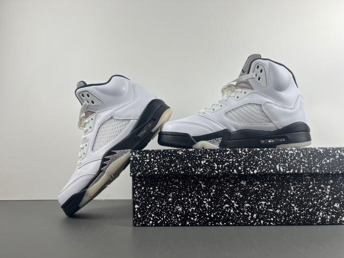 Air Jordan 5 Retro Reverse Metallic DD0587-110