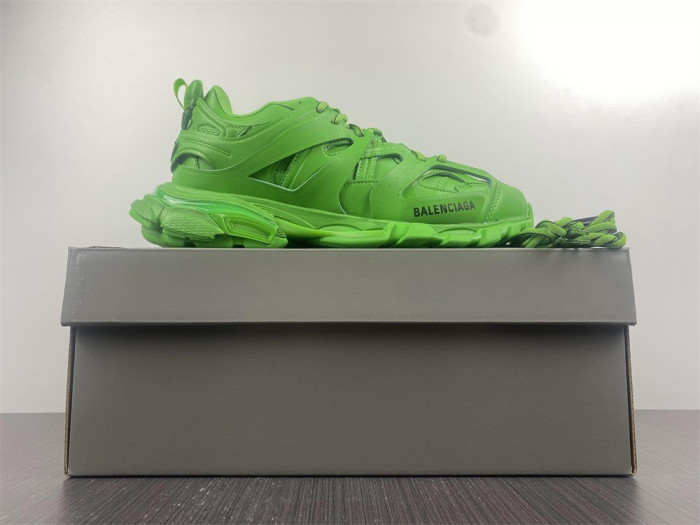BLCG Track Trainer green 542023 W2LB1 3051