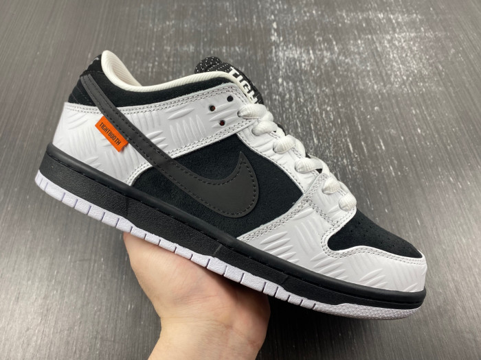 Nike SB Dunk Low TIGHTBOOTH FD2629-100