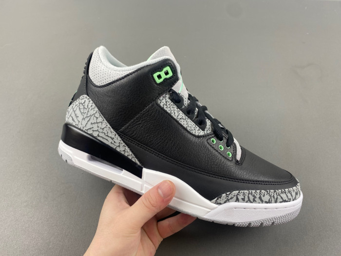 Air Jordan 3 Retro Green Glow CT8532-031