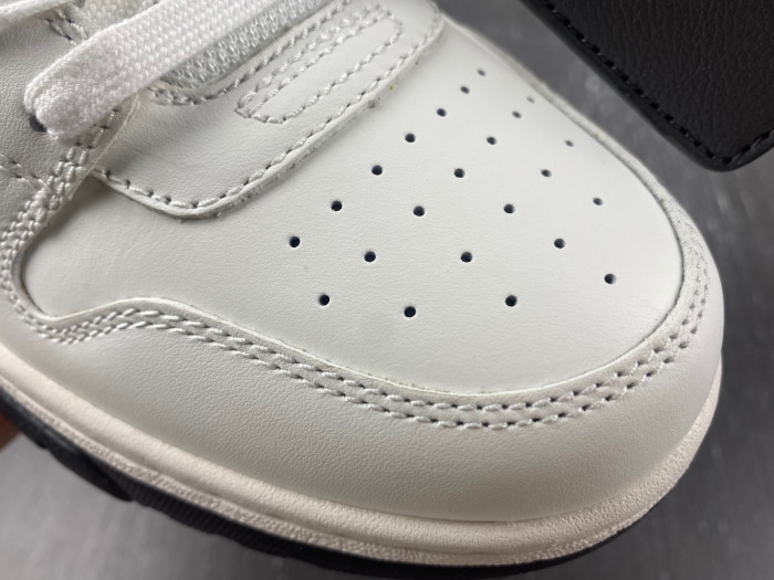 OFW SNEAKER