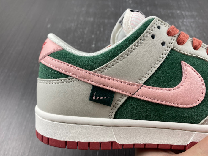 Nike Dunk Low SE All Petals United Fir Green (Women