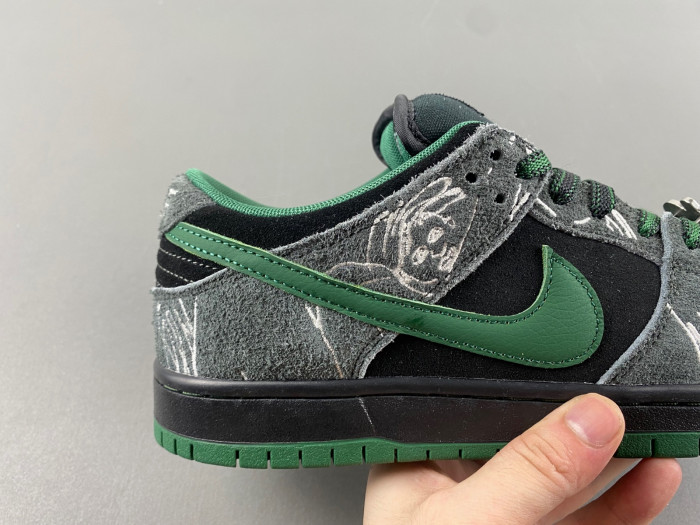 Nike SB Dunk Low There Skateboards HF7743-001