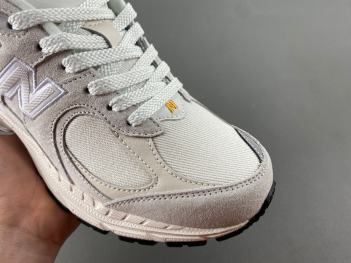 N3w Balance 2002R Reflection Sepia M2002REC