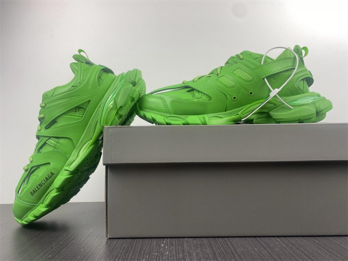 BLCG Track Trainer green 542023 W2LB1 3051