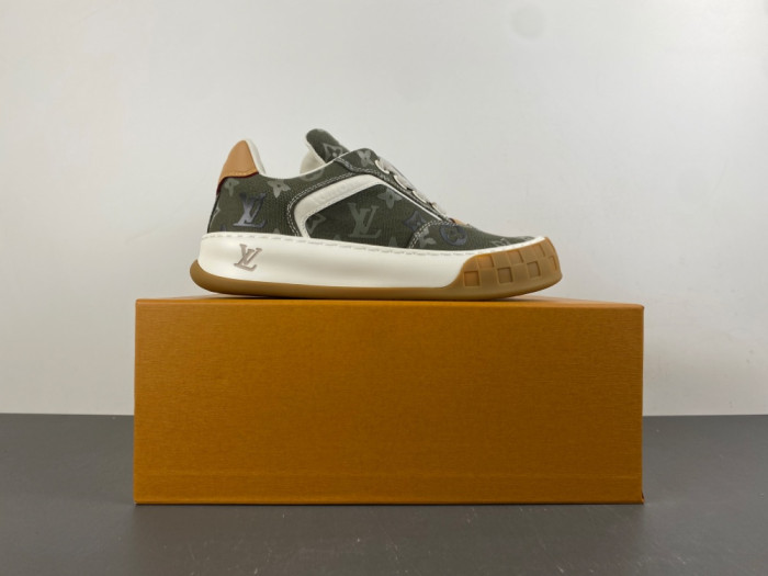 Lou1su1tt Tilted Sneaker