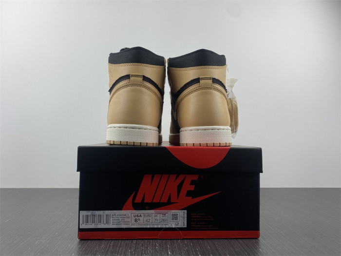 Air Jordan 1 Retro High OG Heirloom 555088-202