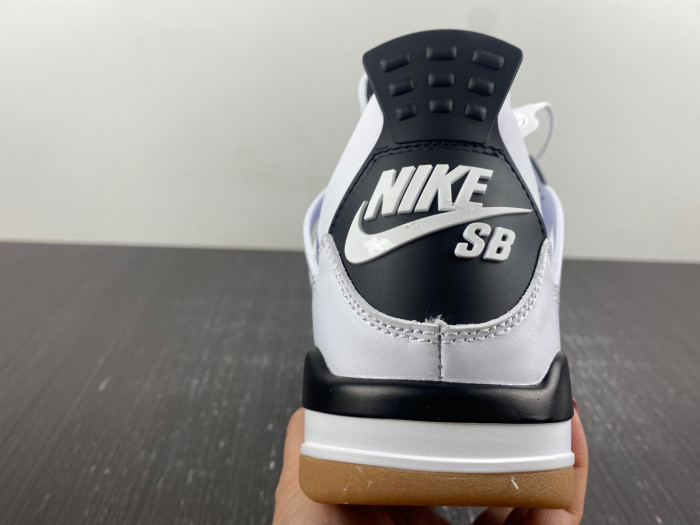Nike SB x Air Jordan 4 Black and White DR5415-100