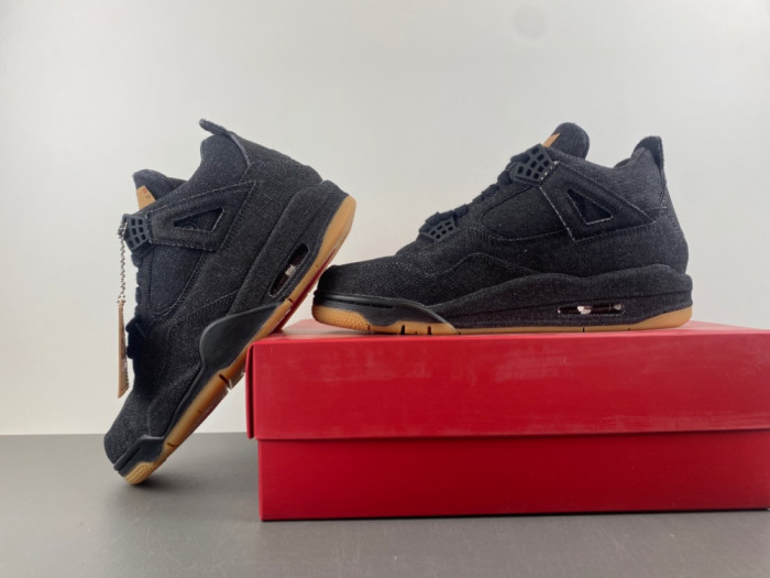 Air Jordan 4 Retro Levi