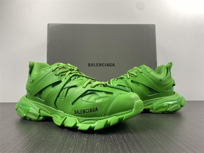 BLCG Track Trainer green 542023 W2LB1 3051
