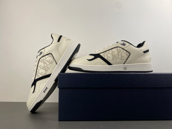 D10R B27 Sneaker