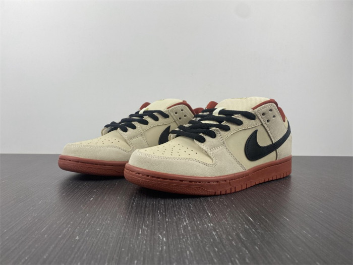 Nike SB Dunk Low Pro Hennessy BQ6817-100