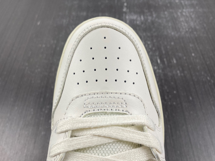 OFW SNEAKER