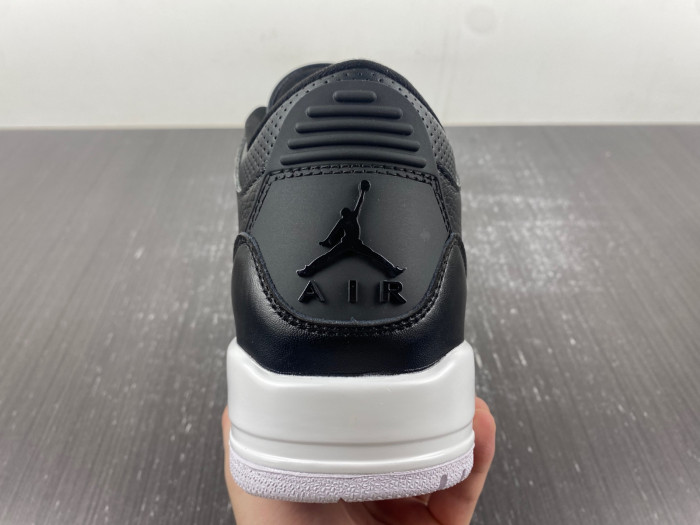 Air Jordan 3 Retro Cyber Monday (2016) 136064-020