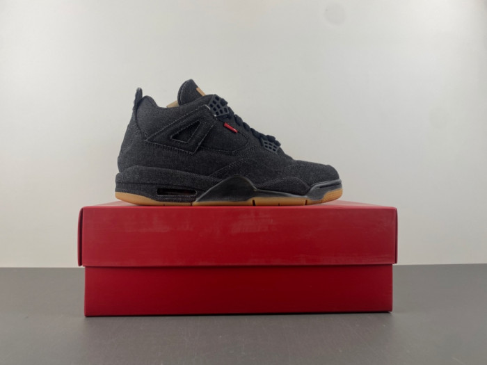 Air Jordan 4 Retro Levi