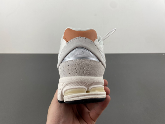 N3w Balance 2002R Reflection Sepia M2002REC