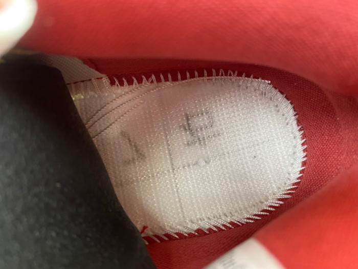 Air Jordan 4 "Sierra Red" HV0823-108