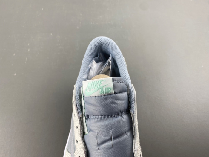 Travis Scott x Air Jordan 1 Low "Medium Olive"HQ2004-400