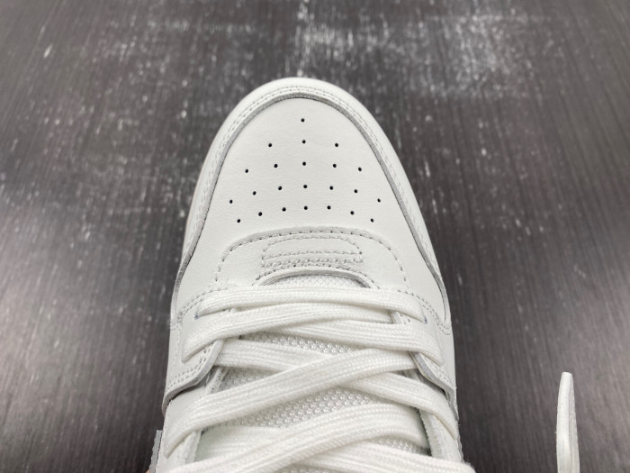 OFW SNEAKER