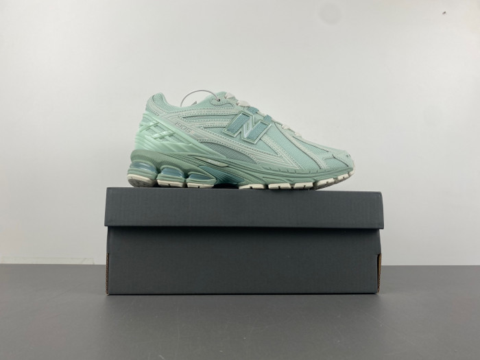 N3W BLANCE 1906R Jade Green M1906RZC