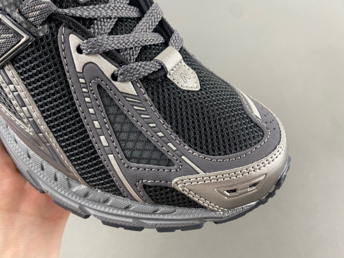 N3W BLANCE 1906R Phantom Dark Grey Metallic Silver M1906RES