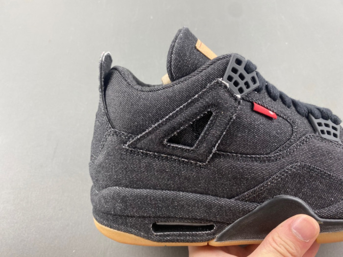 Air Jordan 4 Retro Levi