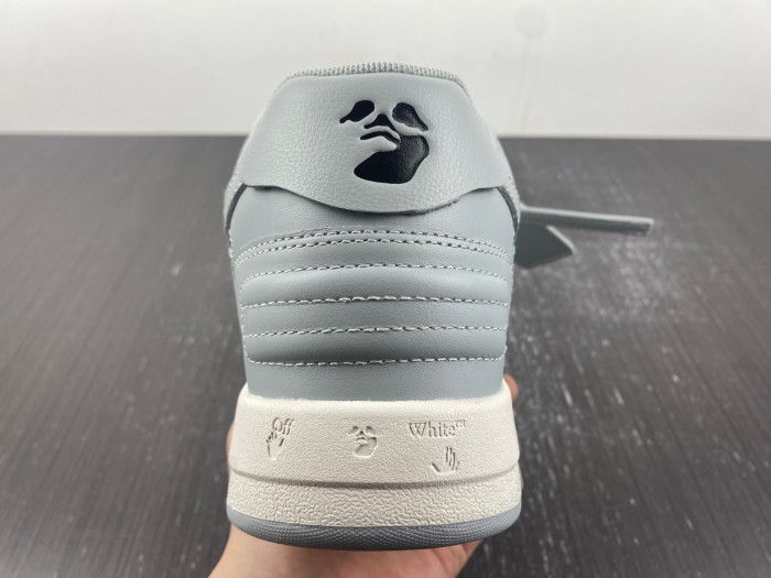 OFW SNEAKER