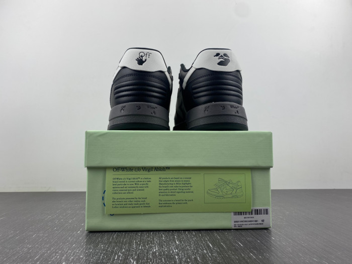 OFW SNEAKER