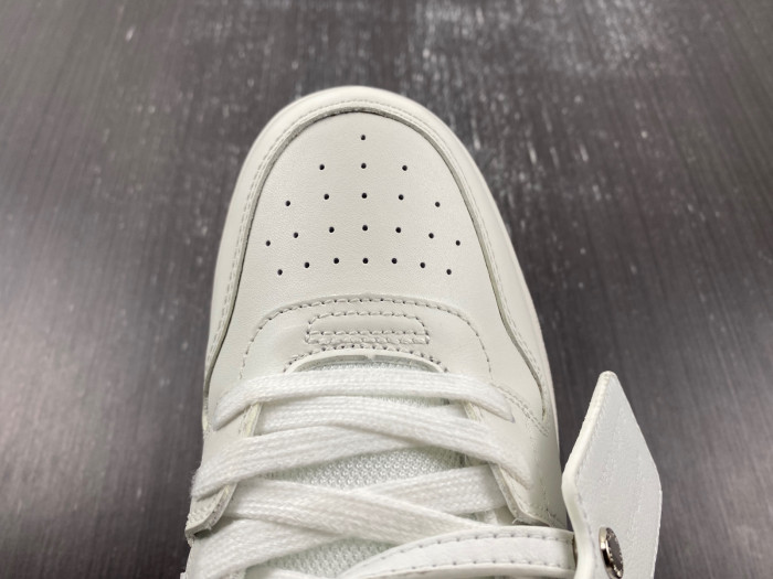 OFW SNEAKER