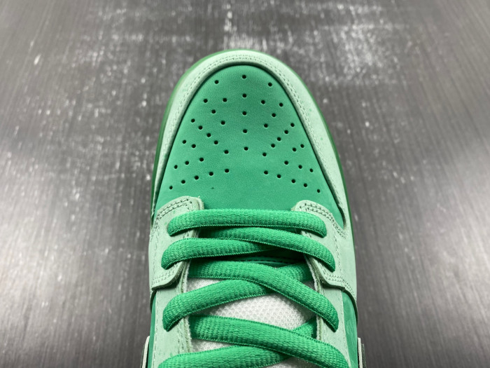 Concepts x Nike SB Dunk Low BV1310-303