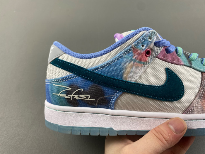 Nike SB Dunk Low Futura Laboratories Bleached Aqua HF6061-400