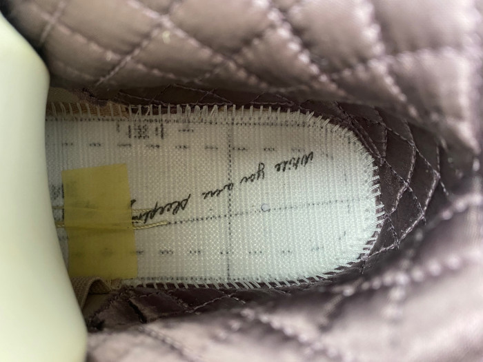 A Ma Maniére Air Jordan 4 Fossil Stone FZ4810-200
