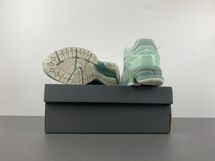 N3W BLANCE 1906R Jade Green M1906RZC