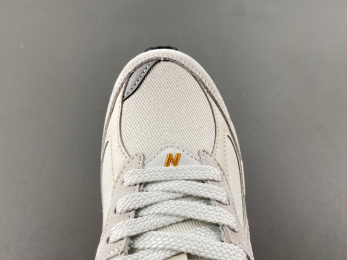 N3w Balance 2002R Reflection Sepia M2002REC