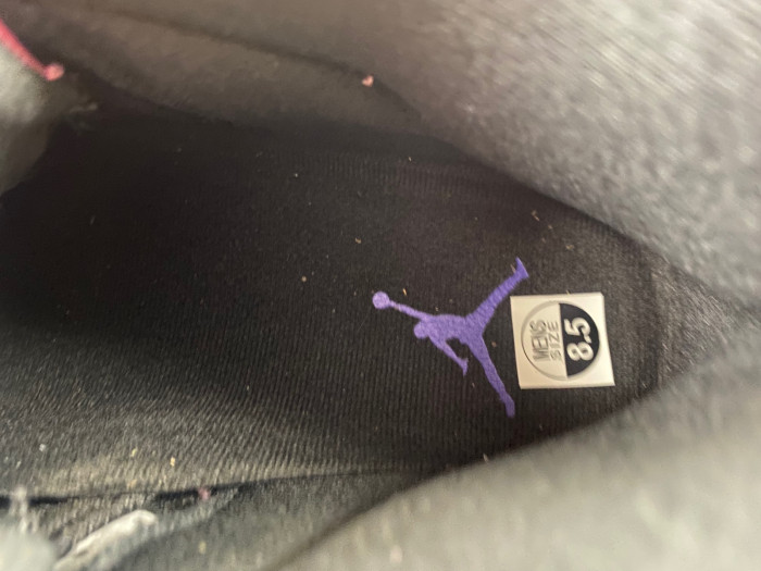 Air Jordan 11 pink and black CT8012-401