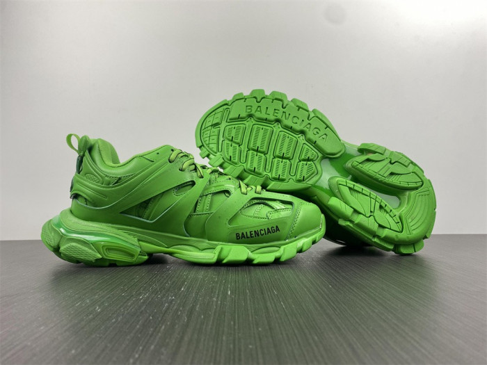 BLCG Track Trainer green 542023 W2LB1 3051