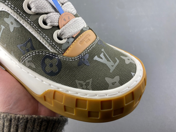Lou1su1tt Tilted Sneaker
