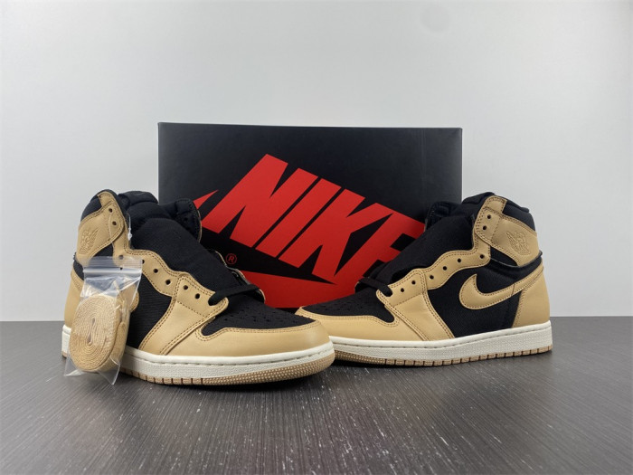 Air Jordan 1 Retro High OG Heirloom 555088-202