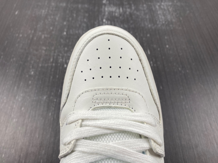 OFW SNEAKER