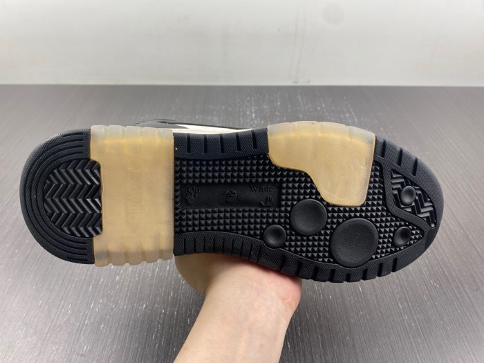 OFW SNEAKER