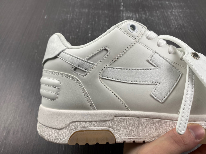 OFW SNEAKER