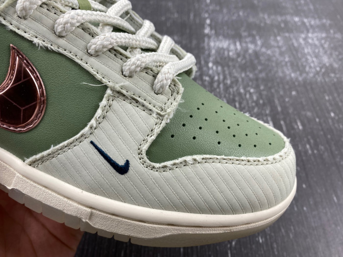 Nike Dunk Low Retro PRM Kyler Murray Be 1 of One FQ0269-001