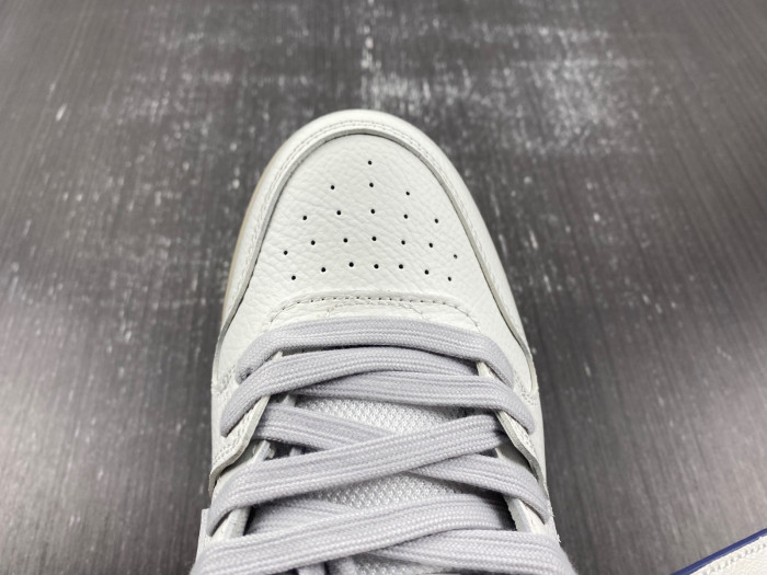 OFW SNEAKER
