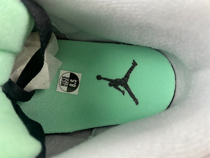 Air Jordan 3 Retro Green Glow CT8532-031