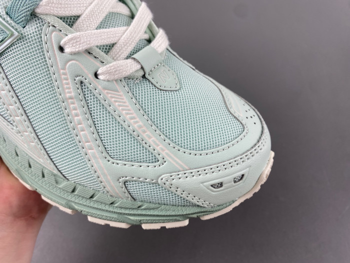 N3W BLANCE 1906R Jade Green M1906RZC